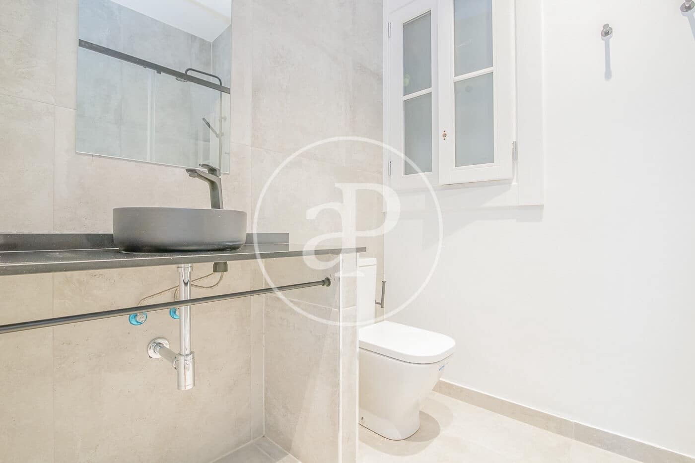 4 soveværelse Lejlighed til leje i Barcelona by - € 3.300 (Ref: 8855034)