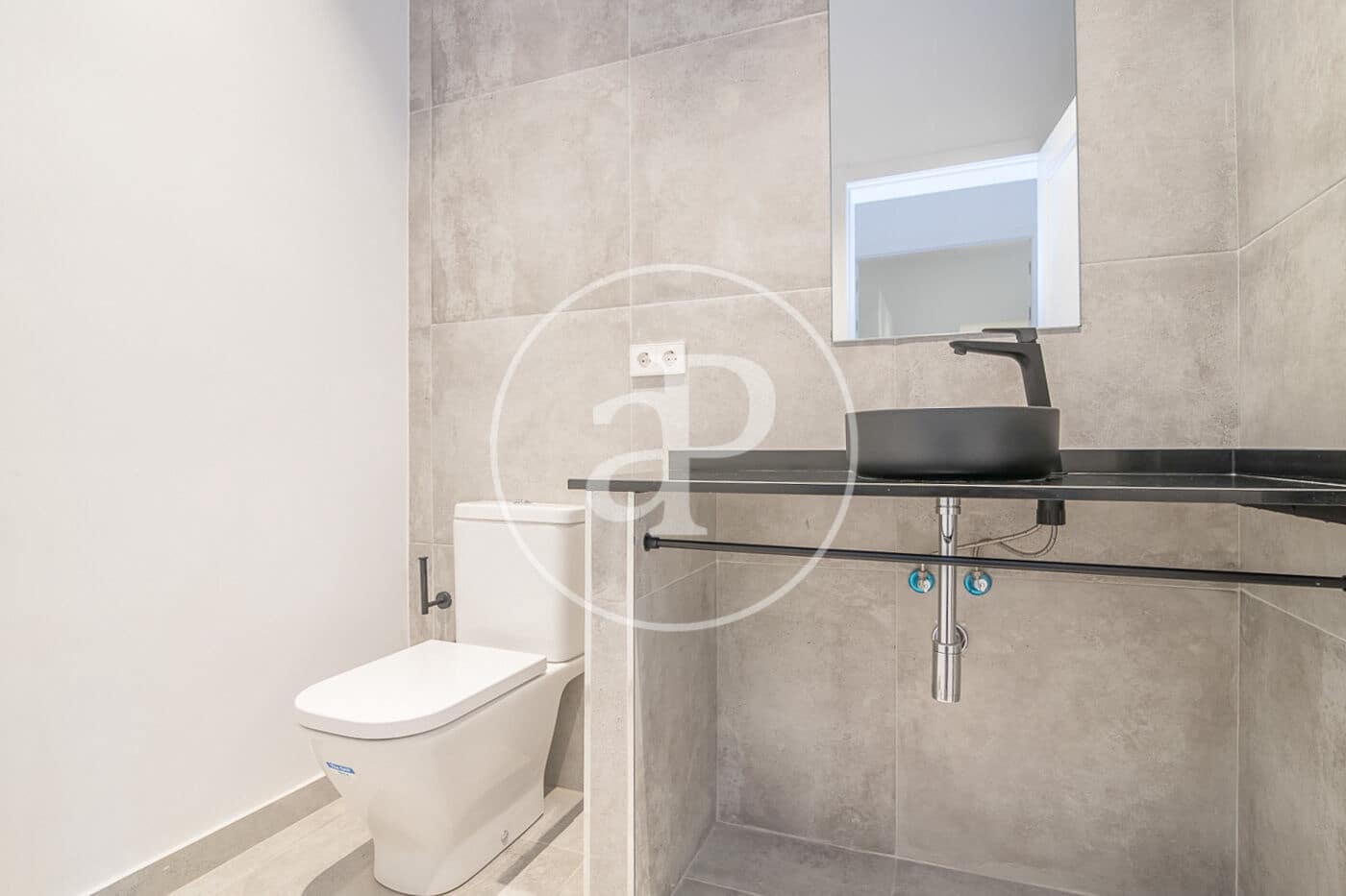 4 soveværelse Lejlighed til leje i Barcelona by - € 3.300 (Ref: 8855034)