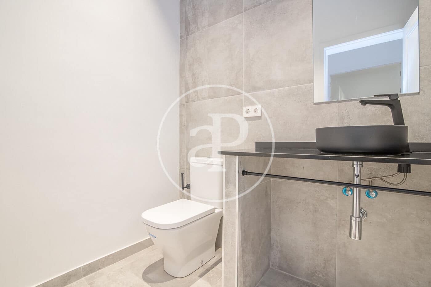 4 soveværelse Lejlighed til leje i Barcelona by - € 3.300 (Ref: 8855034)