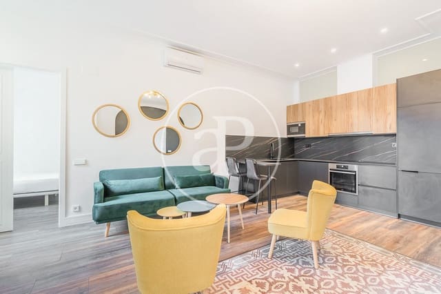 4 soveværelse Lejlighed til leje i El Barri Gòtic, Barcelona by - € 3.300 (Ref: 8855034)