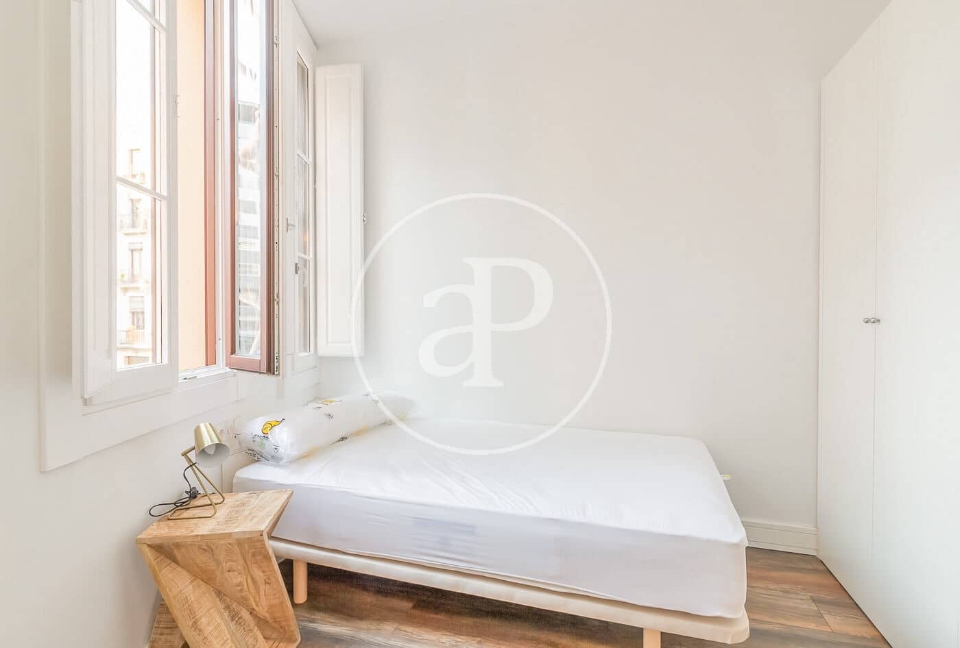 4 soveværelse Lejlighed til leje i Barcelona by - € 3.300 (Ref: 8855034)