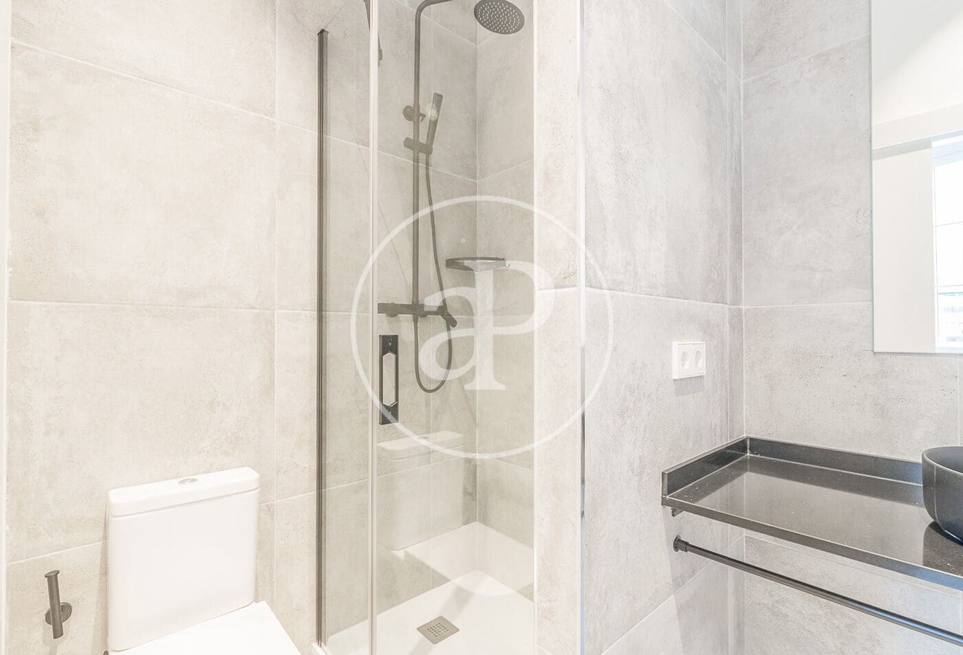 4 soveværelse Lejlighed til leje i Barcelona by - € 3.300 (Ref: 8855034)