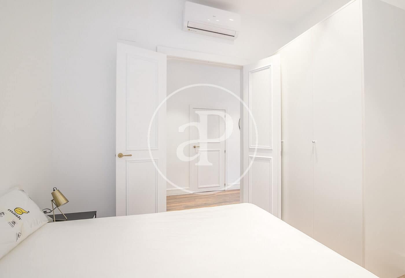 4 soveværelse Lejlighed til leje i Barcelona by - € 3.300 (Ref: 8855034)