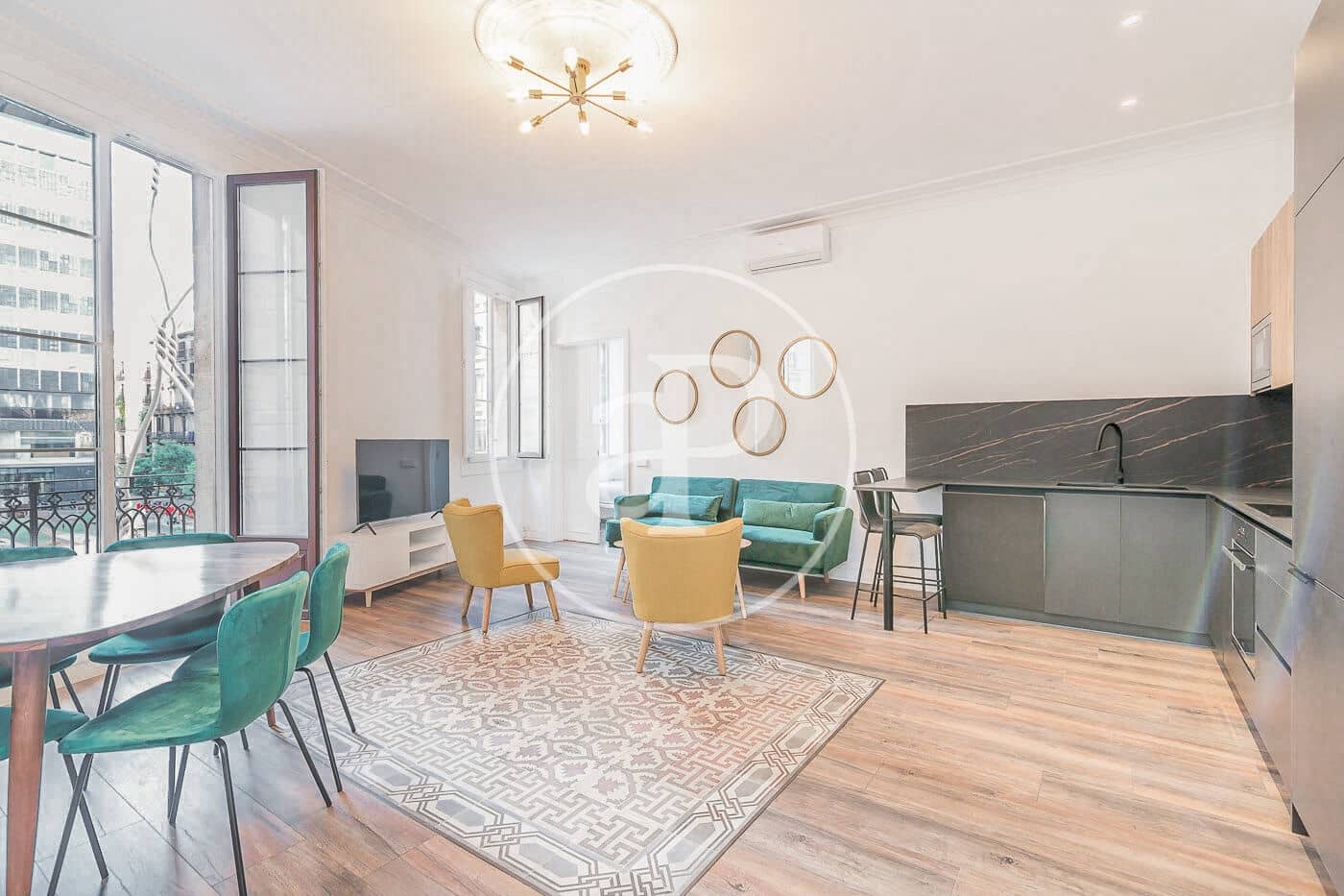 4 soveværelse Lejlighed til leje i Barcelona by - € 3.300 (Ref: 8855034)