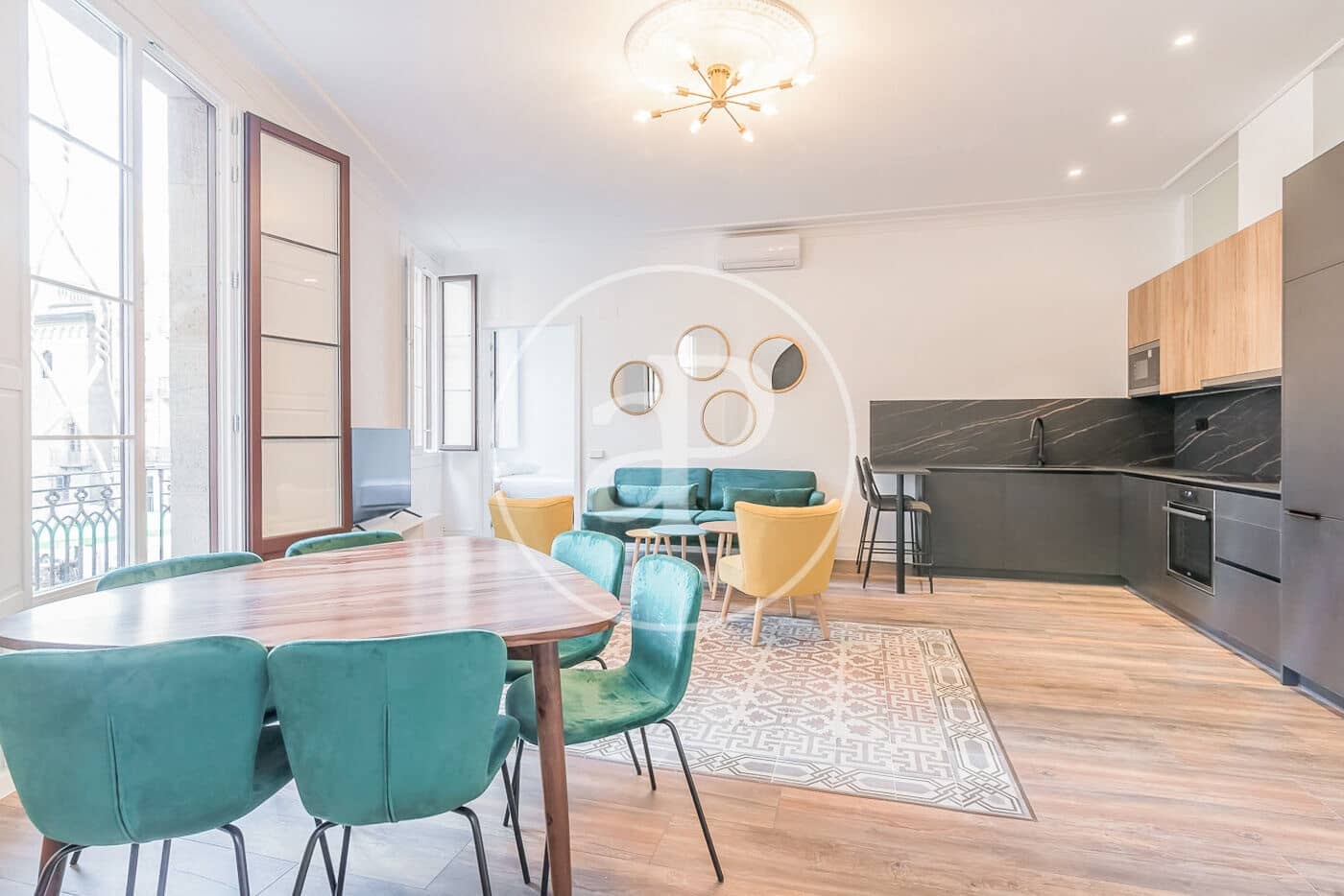 4 soveværelse Lejlighed til leje i Barcelona by - € 3.300 (Ref: 8855034)