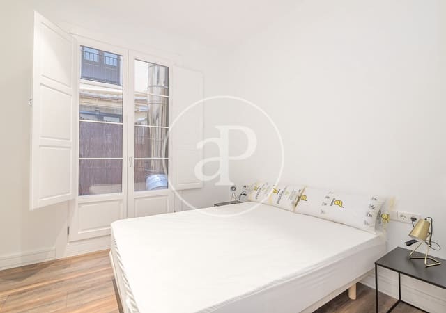 4 soveværelse Lejlighed til leje i El Barri Gòtic, Barcelona by - € 3.300 (Ref: 8855034)