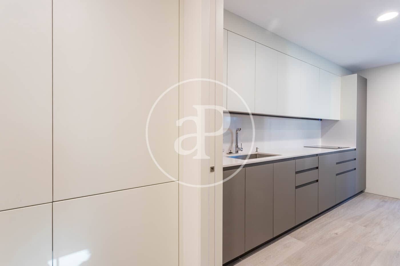 3 soveværelse Lejlighed til salg i Esplugues de Llobregat med swimmingpool - € 1.350.000 (Ref: 8855039)