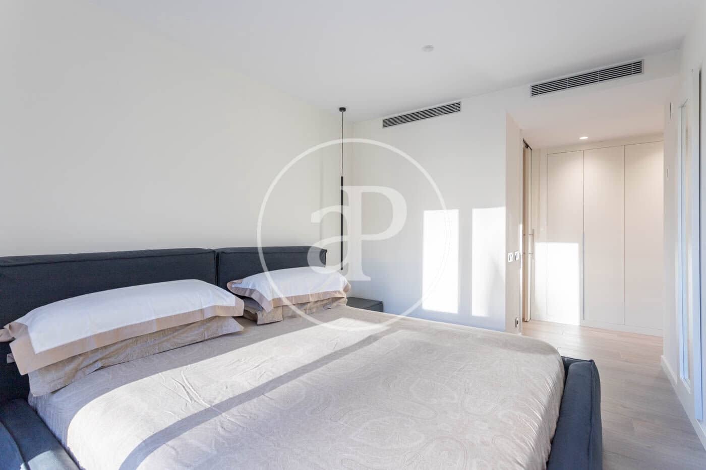 3 soveværelse Lejlighed til salg i Esplugues de Llobregat med swimmingpool - € 1.350.000 (Ref: 8855039)