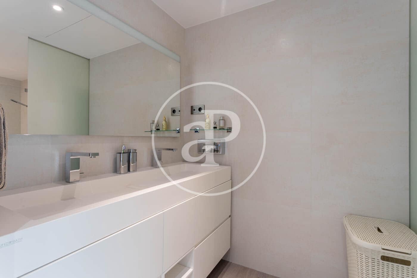 3 soveværelse Lejlighed til salg i Esplugues de Llobregat med swimmingpool - € 1.350.000 (Ref: 8855039)