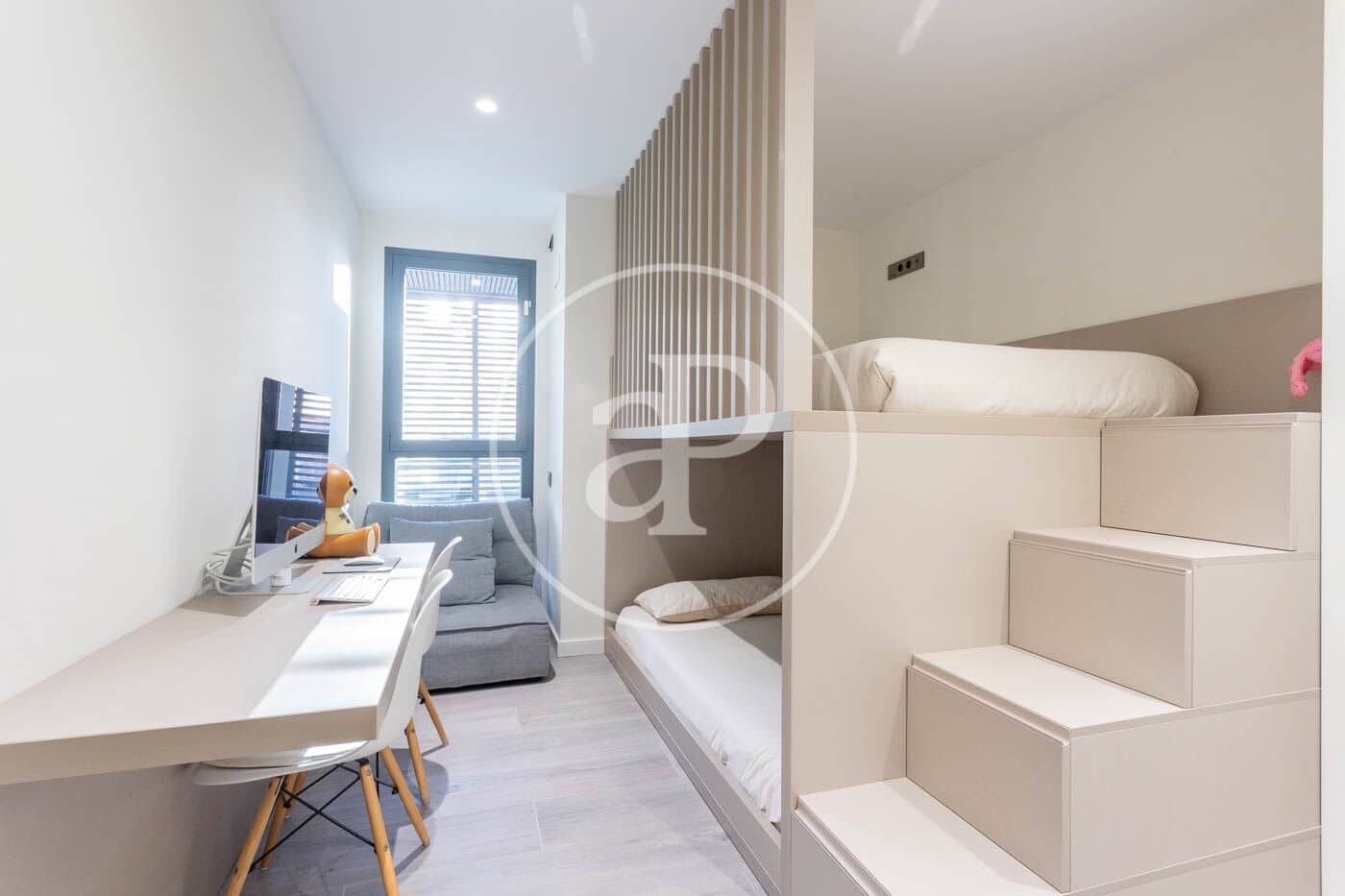 3 soveværelse Lejlighed til salg i Esplugues de Llobregat med swimmingpool - € 1.350.000 (Ref: 8855039)