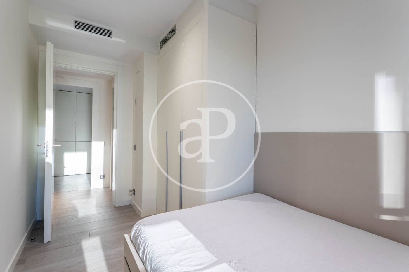 3 soveværelse Lejlighed til salg i Esplugues de Llobregat med swimmingpool - € 1.350.000 (Ref: 8855039)