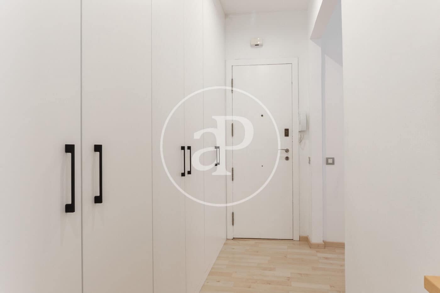 2 slaapkamer Appartement te huur in Barcelona stad - € 1.918 (Ref: 8857749)