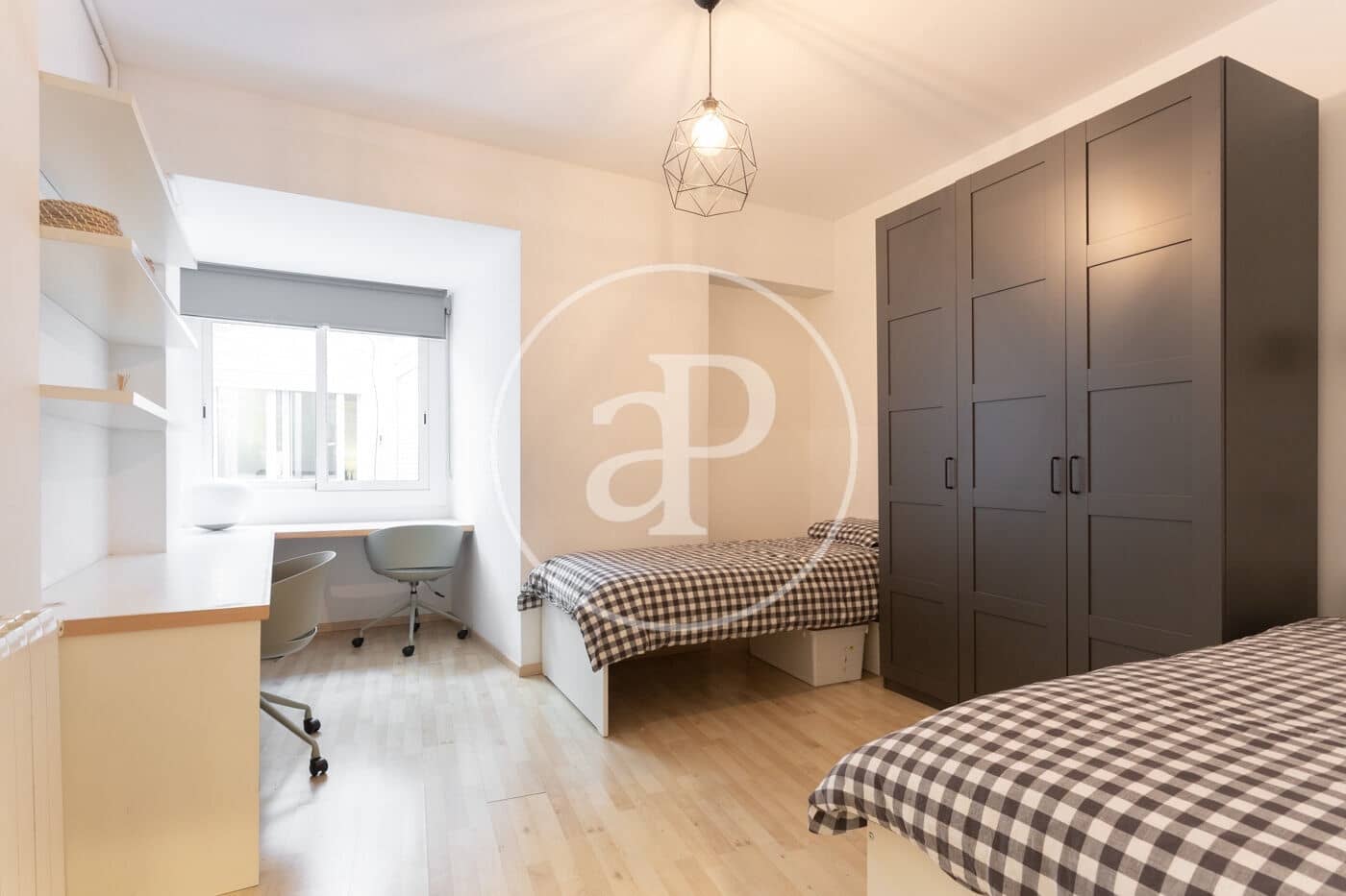 2 slaapkamer Appartement te huur in Barcelona stad - € 1.918 (Ref: 8857749)