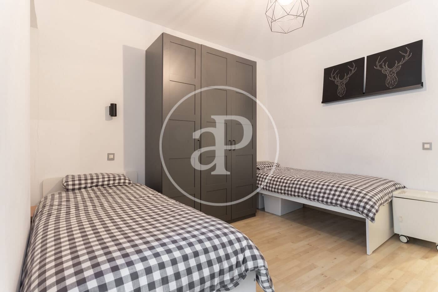 2 slaapkamer Appartement te huur in Barcelona stad - € 1.918 (Ref: 8857749)
