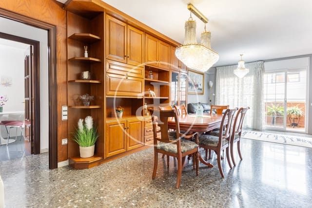 4 soveværelse Villa til salg i Sant Quirze del Vallès - € 674.000 (Ref: 8867194)