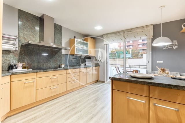 6 makuuhuone Huvila myytävänä paikassa Sabadell - 795 000 € (Ref: 8874685)