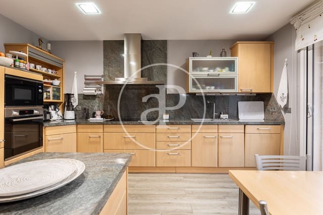 6 chambre Villa/Maison à vendre à Sabadell avec garage - 695 000 € (Ref: 8874685)