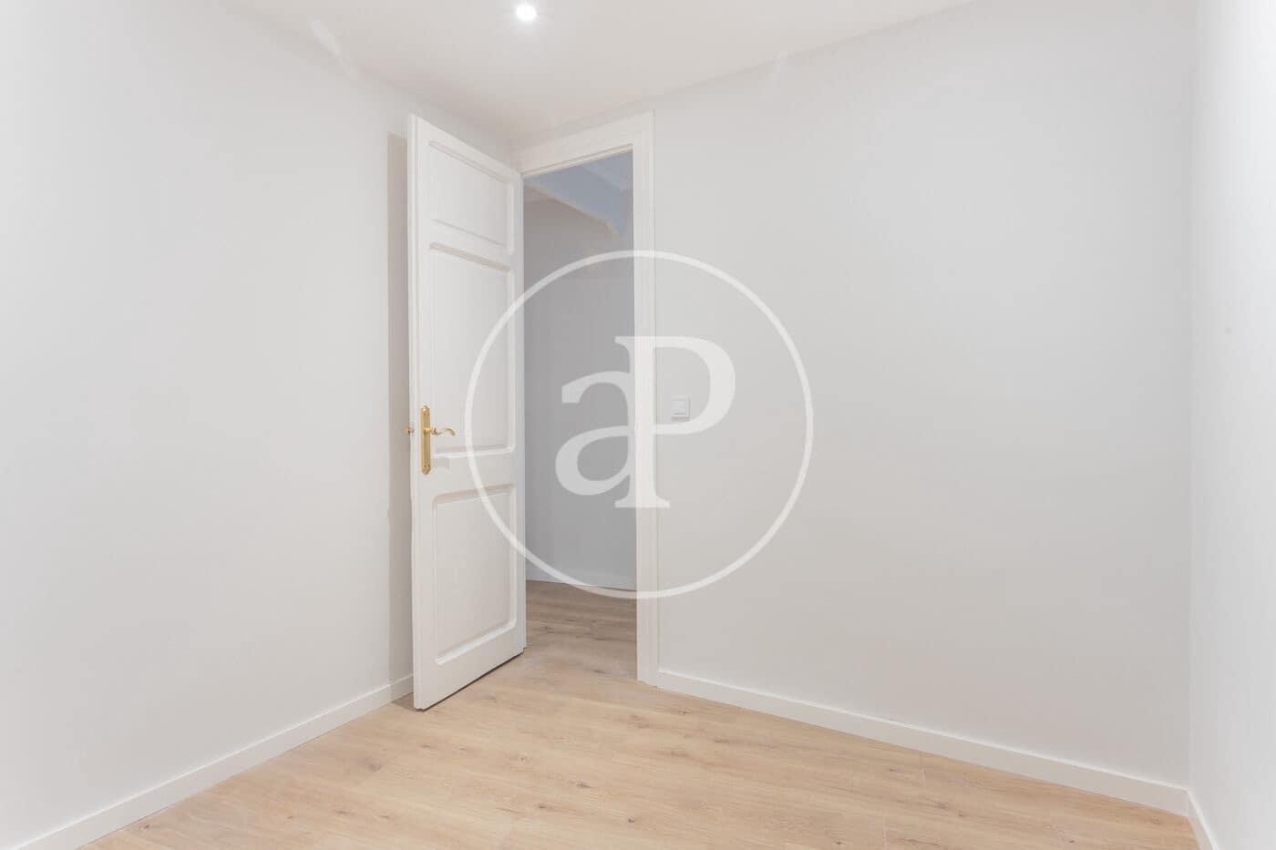 Apartamento de 3 habitaciones en Barcelona ciudad en venta - 359.000 € (Ref: 8874688)