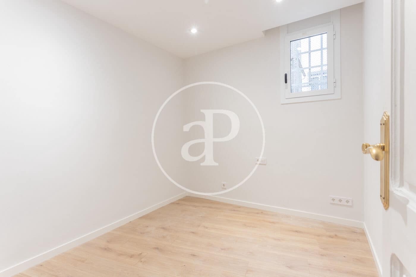 Apartamento de 3 habitaciones en Barcelona ciudad en venta - 359.000 € (Ref: 8874688)