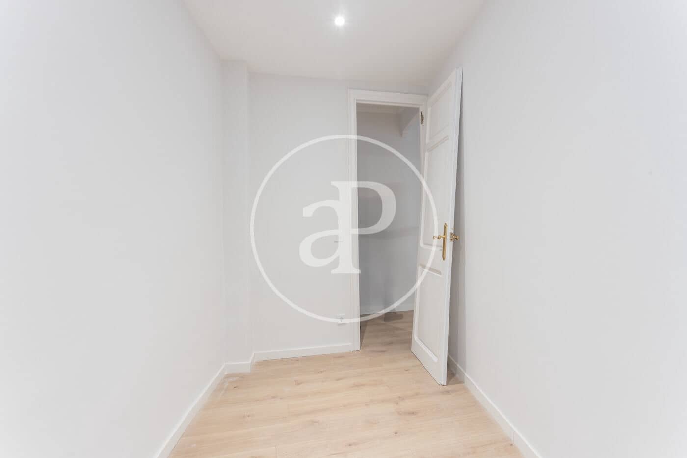 Apartamento de 3 habitaciones en Barcelona ciudad en venta - 359.000 € (Ref: 8874688)