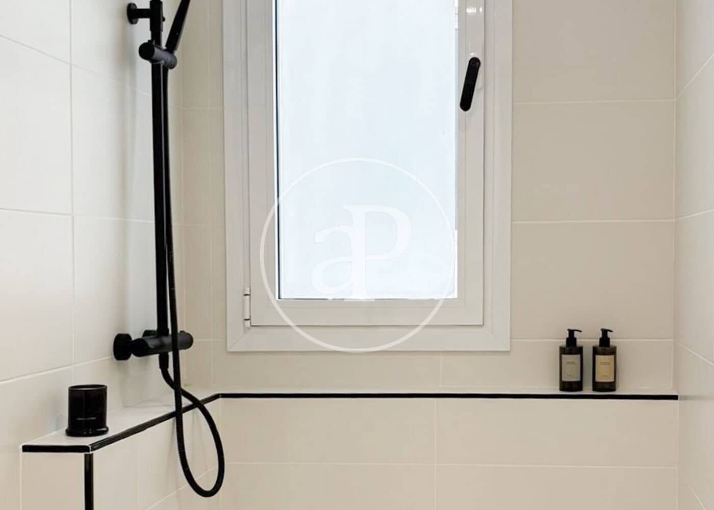 Apartamento de 3 habitaciones en Barcelona ciudad en venta - 359.000 € (Ref: 8874688)