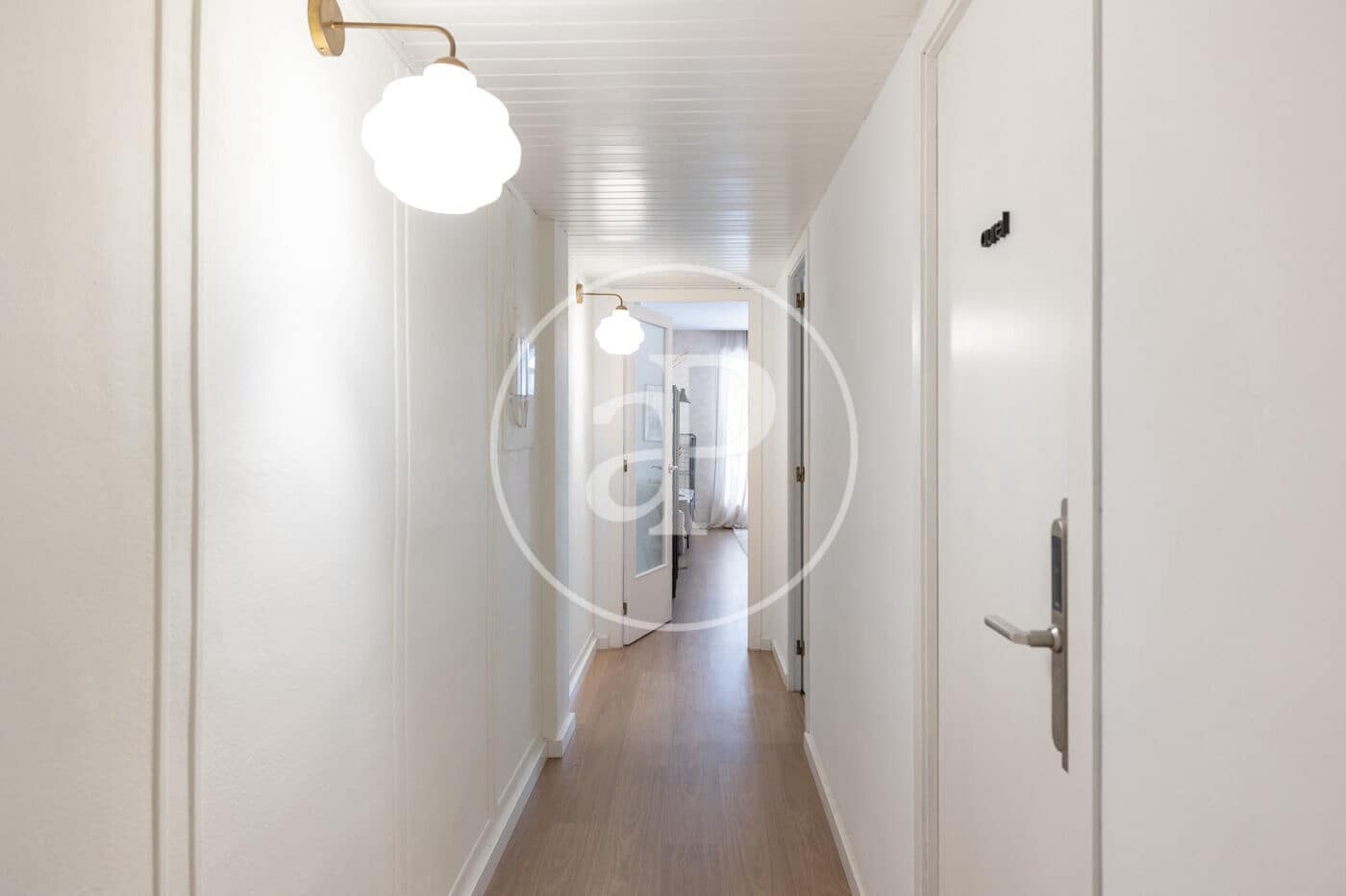 4 bedroom Apartment for sale in Barcelona city - € 735,000 (Ref: 8880073)