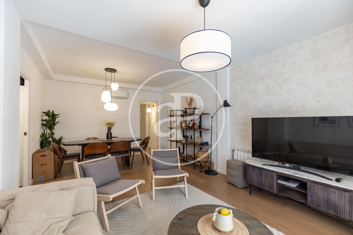 4 bedroom Apartment for sale in Barcelona city - € 735,000 (Ref: 8880073)