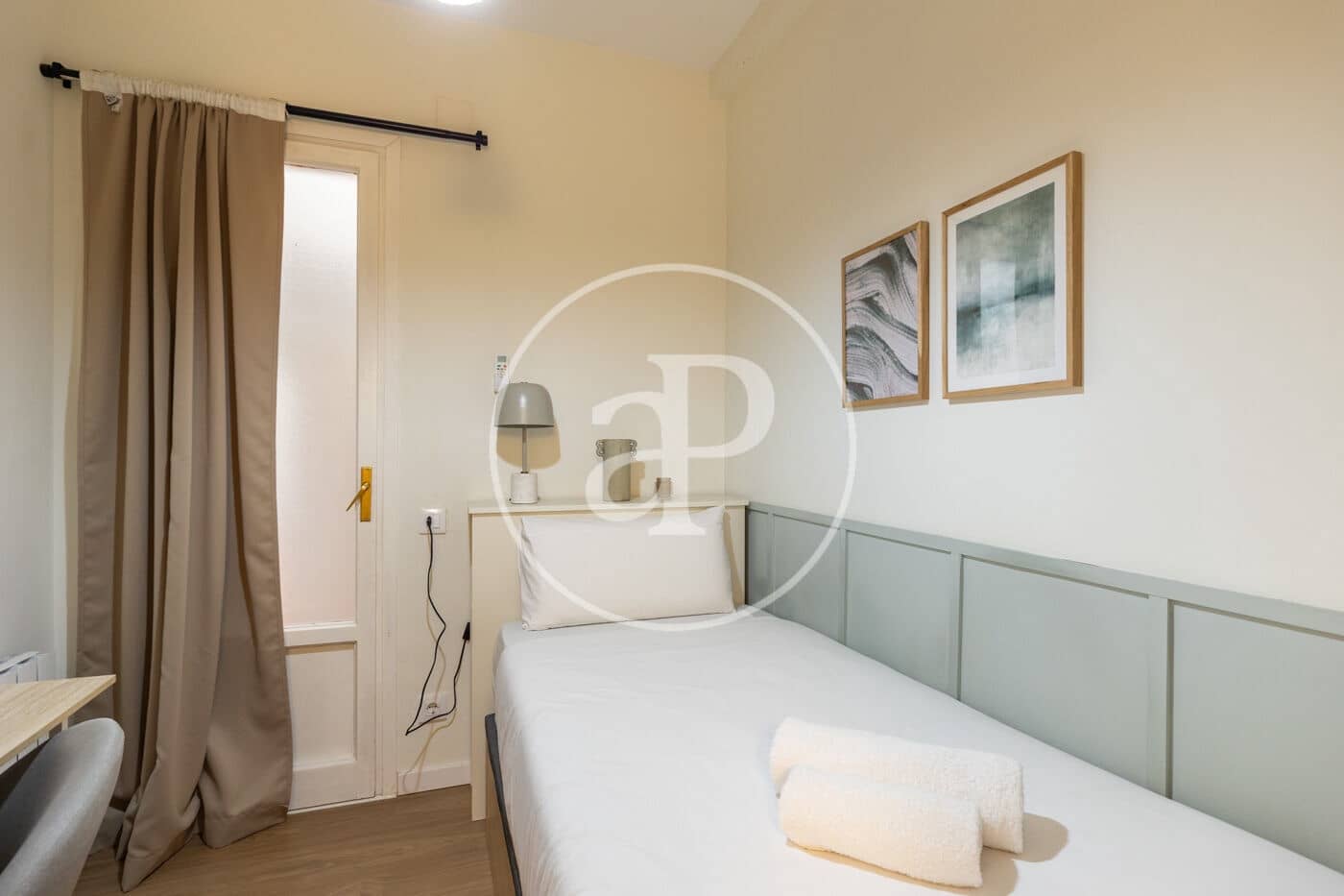 4 bedroom Apartment for sale in Barcelona city - € 735,000 (Ref: 8880073)