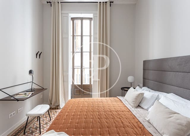 2 sovrum Lägenhet att hyra i El Barri Gòtic, Barcelona stad - 3 900 € (Ref: 8880079)