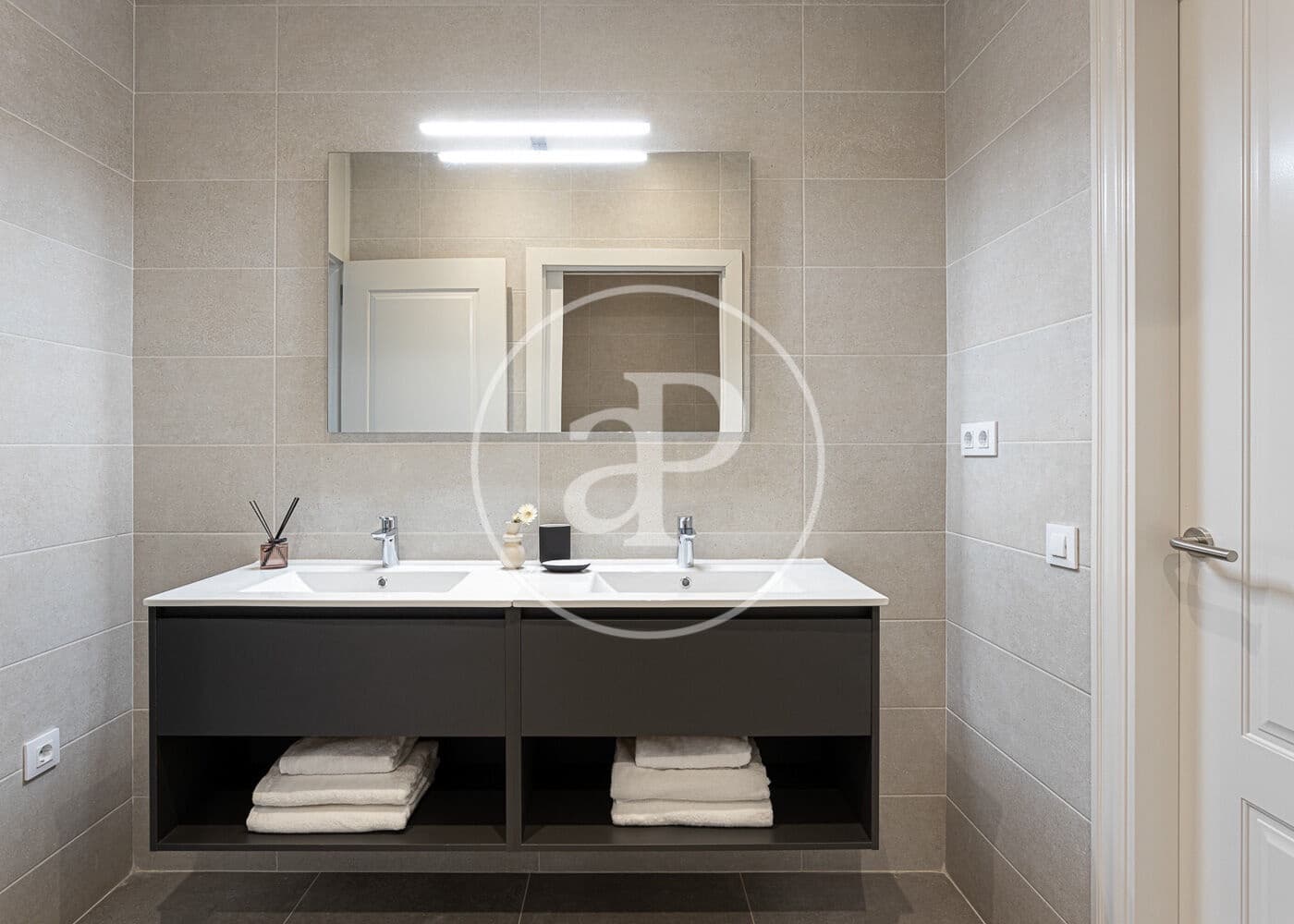 2 sypialnia Apartament do wynajęcia w Miasto Barcelona - 4 650 € (Ref: 8880080)