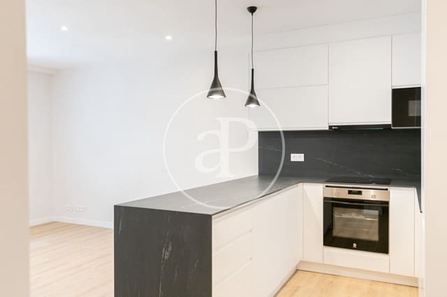 4 bedroom Apartment for sale in El Putxet i El Farró, Barcelona city - € 659,000 (Ref: 8884308)