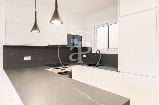 4 bedroom Apartment for sale in El Putxet i El Farró, Barcelona city - € 659,000 (Ref: 8884308)