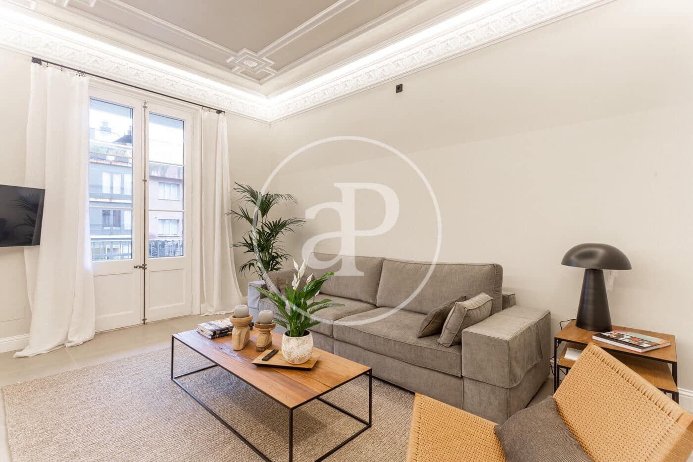 4 quarto Apartamento para arrendar em Barcelona cidade - 7 835 € (Ref: 8886231)