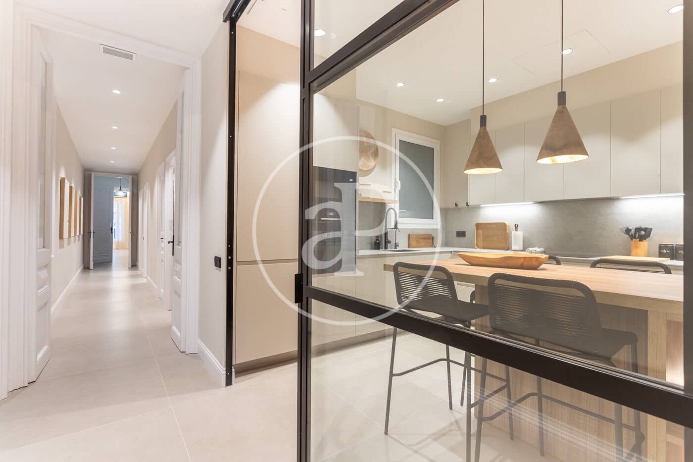 4 quarto Apartamento para arrendar em Barcelona cidade - 7 835 € (Ref: 8886231)