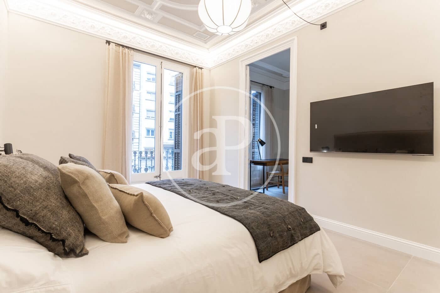 4 quarto Apartamento para arrendar em Barcelona cidade - 7 835 € (Ref: 8886231)