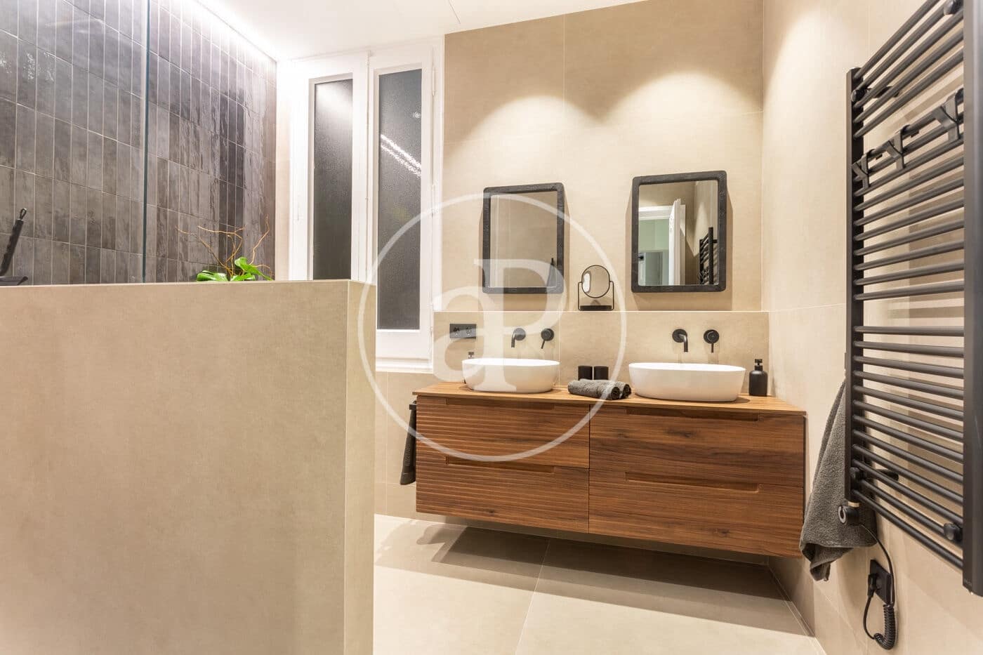 4 quarto Apartamento para arrendar em Barcelona cidade - 7 835 € (Ref: 8886231)