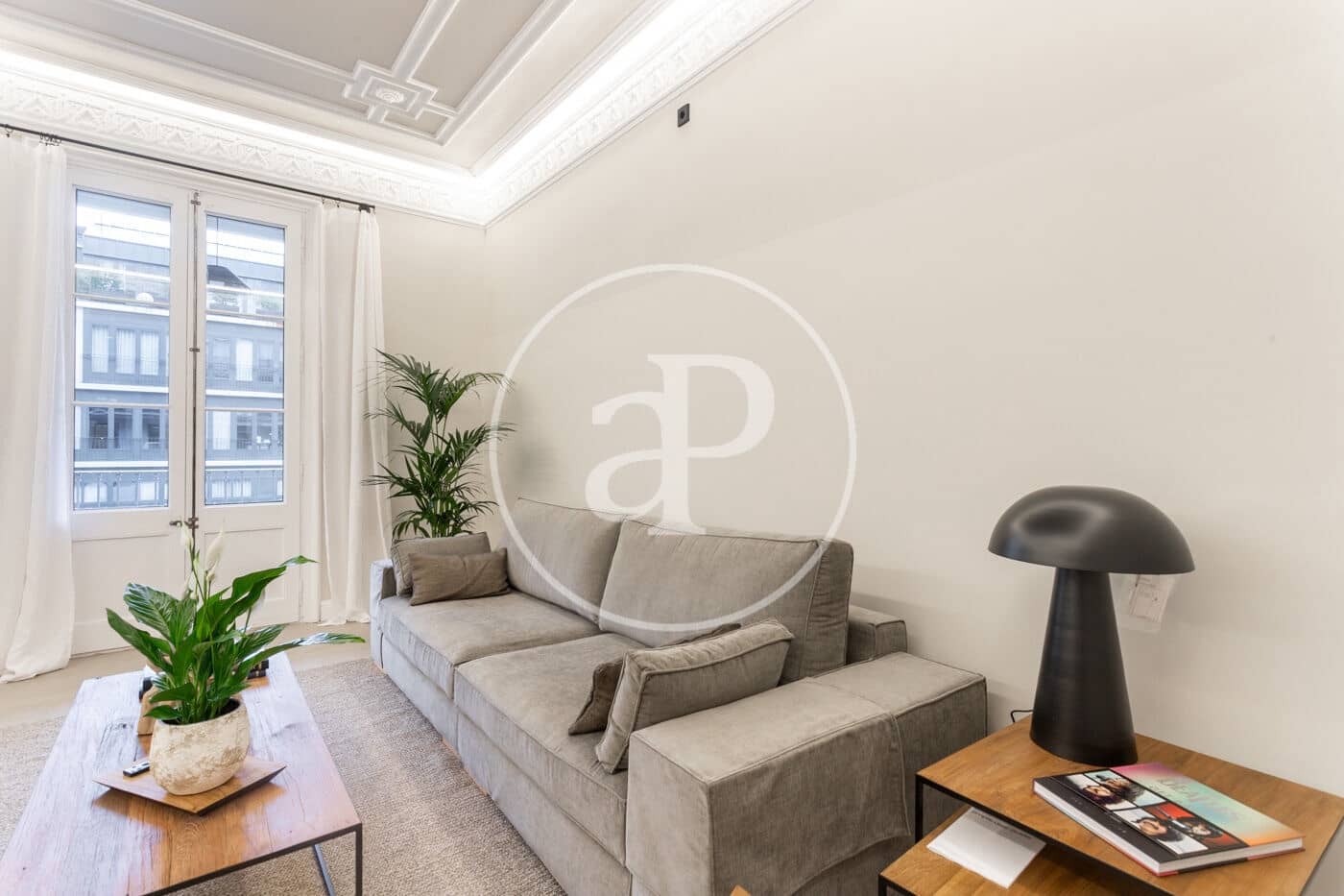 4 quarto Apartamento para arrendar em Barcelona cidade - 7 835 € (Ref: 8886231)