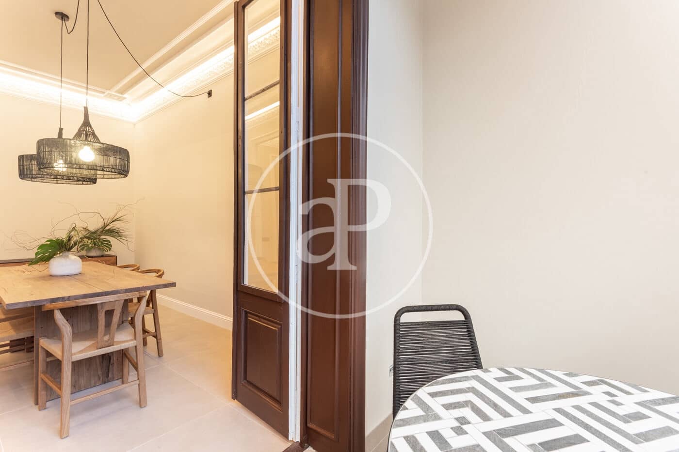 4 quarto Apartamento para arrendar em Barcelona cidade - 7 835 € (Ref: 8886231)