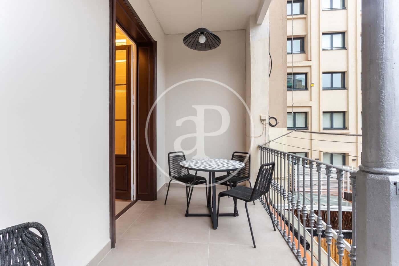4 quarto Apartamento para arrendar em Barcelona cidade - 7 835 € (Ref: 8886231)