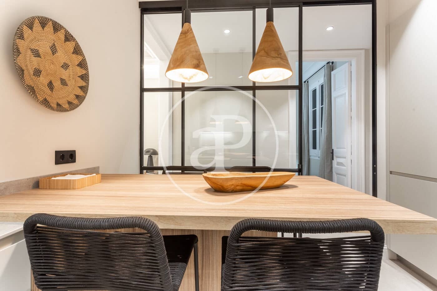 4 quarto Apartamento para arrendar em Barcelona cidade - 7 835 € (Ref: 8886231)