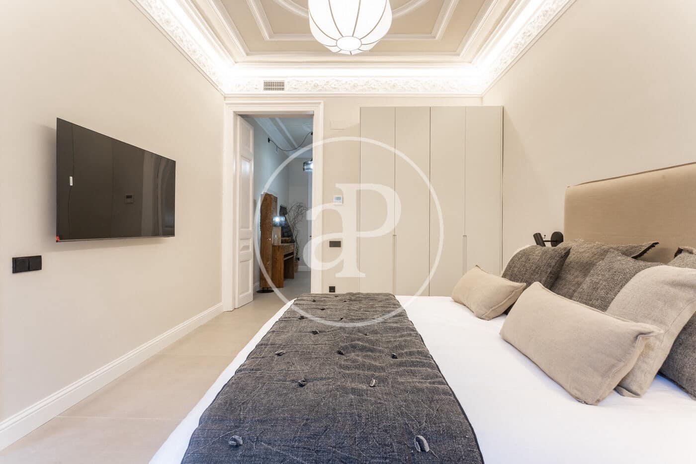 4 quarto Apartamento para arrendar em Barcelona cidade - 7 835 € (Ref: 8886231)