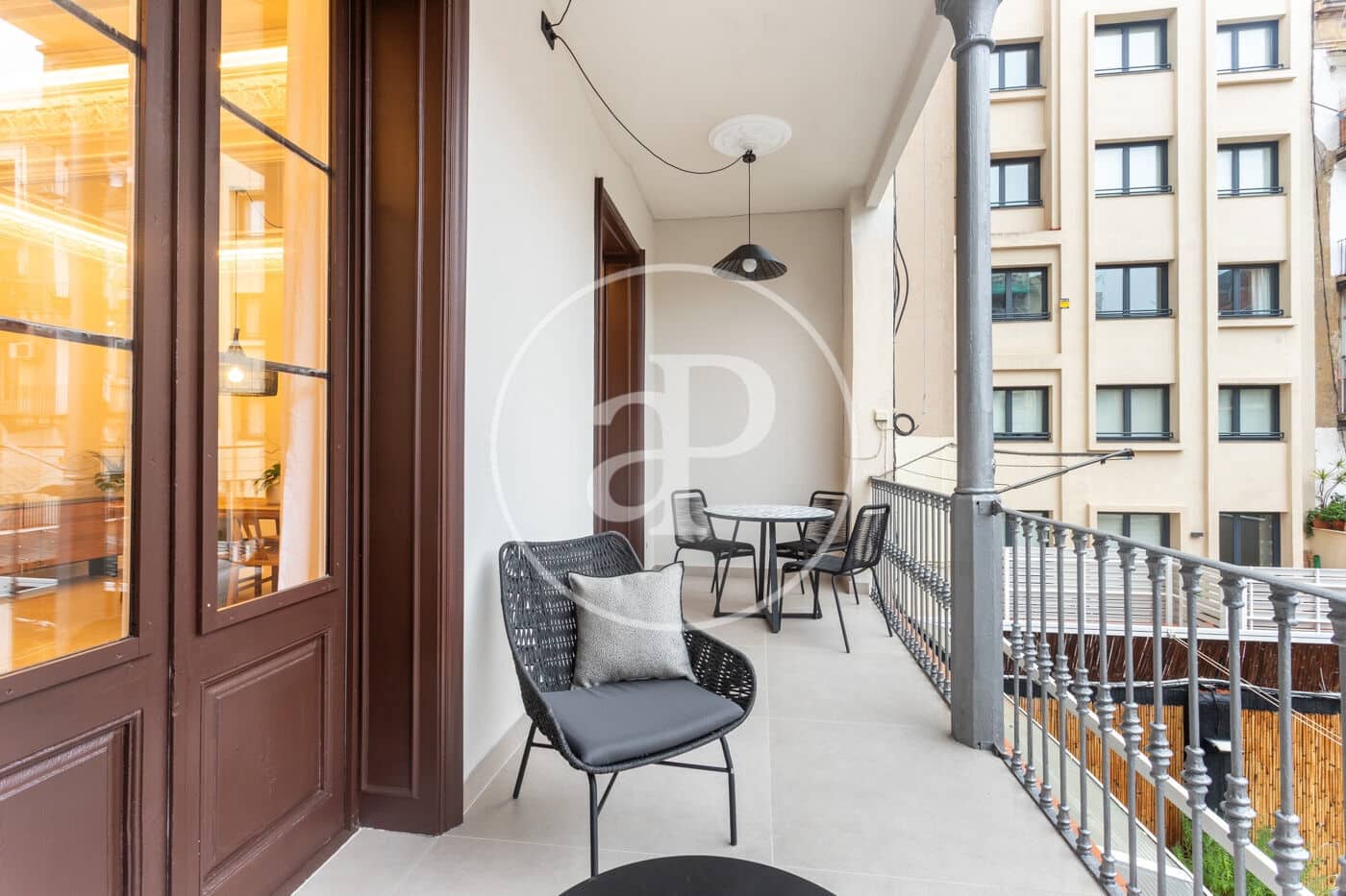 4 quarto Apartamento para arrendar em Barcelona cidade - 7 835 € (Ref: 8886231)