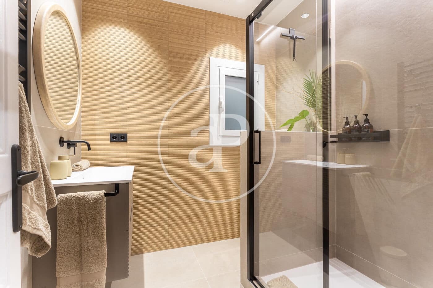 4 quarto Apartamento para arrendar em Barcelona cidade - 7 835 € (Ref: 8886231)