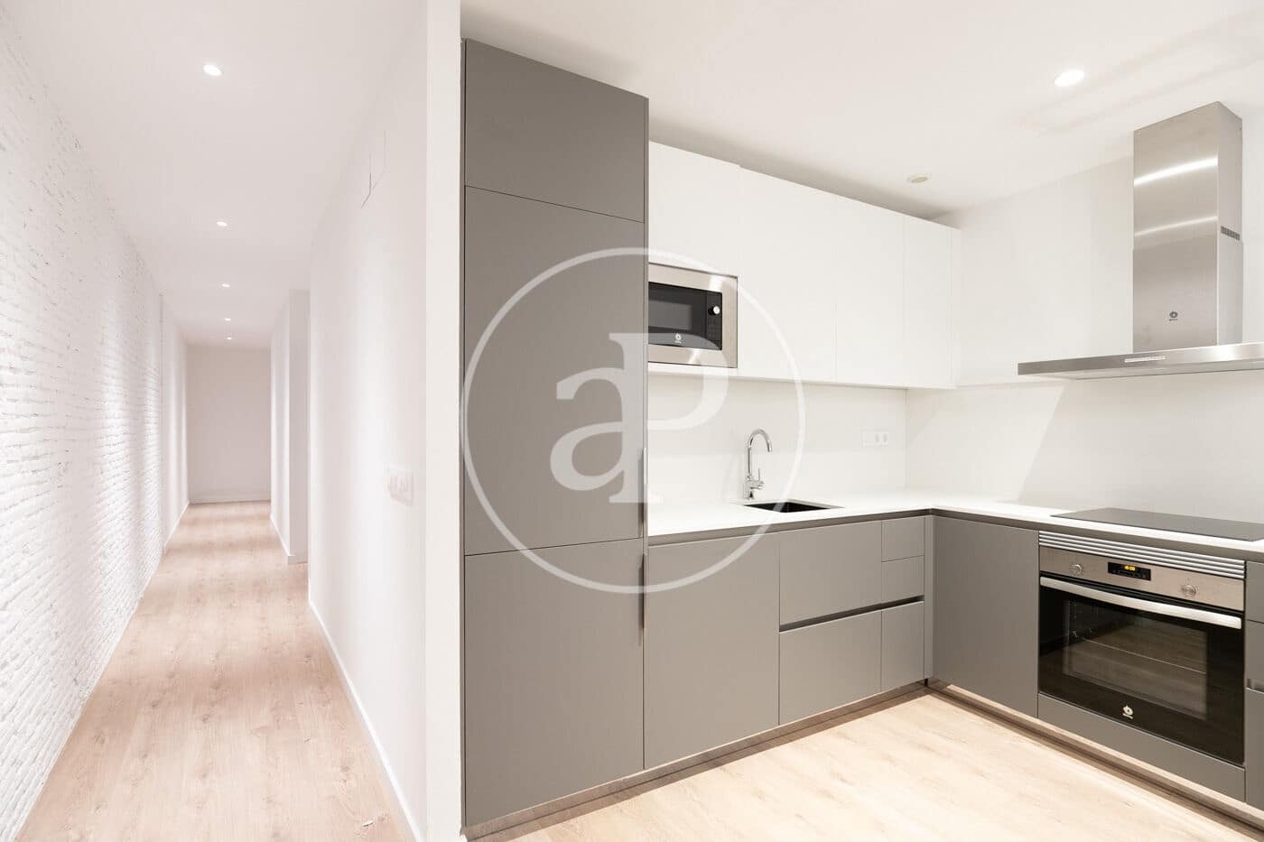 3 slaapkamer Appartement te huur in Barcelona stad - € 3.100 (Ref: 8888591)