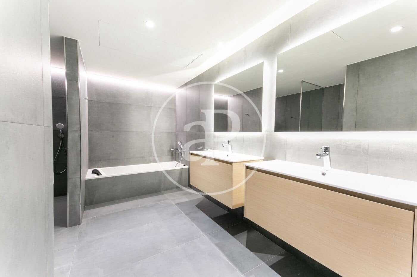 1 soverom Leilighet til leie i Barcelona by med svømmebasseng - € 2 340 (Ref: 8888595)