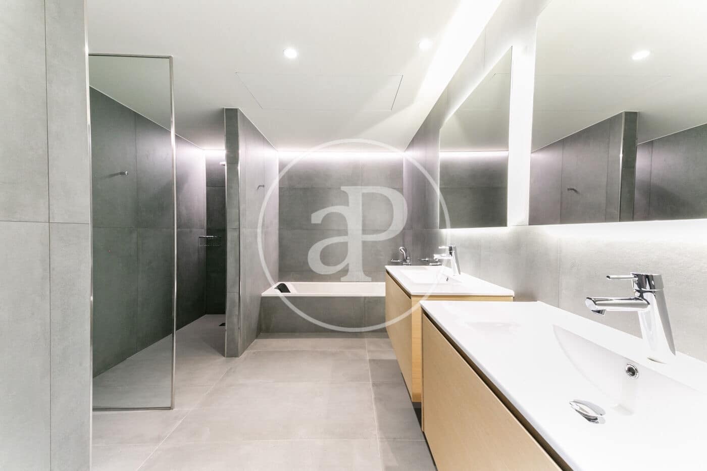1 soverom Leilighet til leie i Barcelona by med svømmebasseng - € 2 340 (Ref: 8888595)