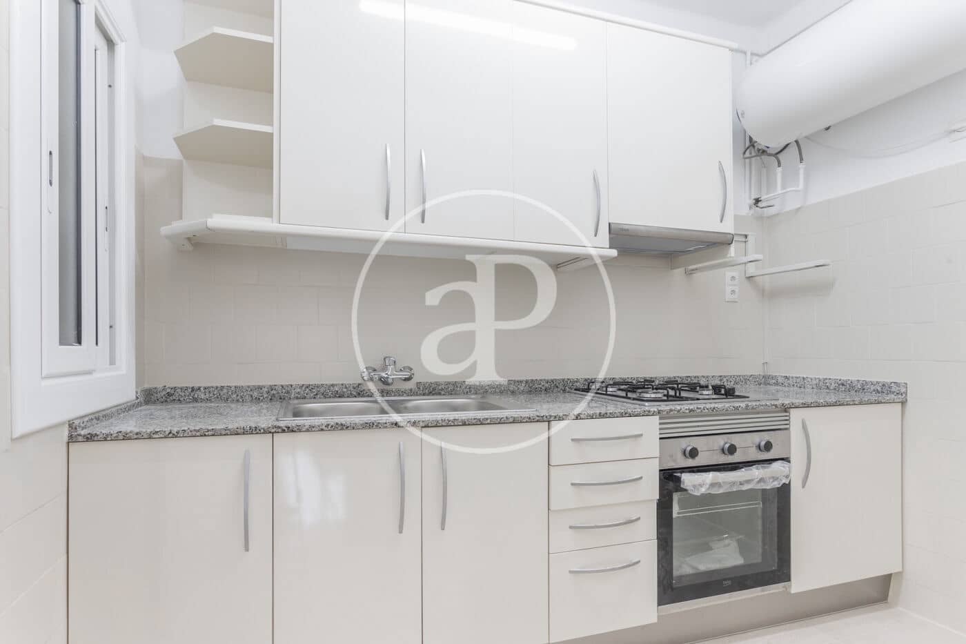 3 sovrum Lägenhet att hyra i Barcelona stad - 2 300 € (Ref: 8893353)