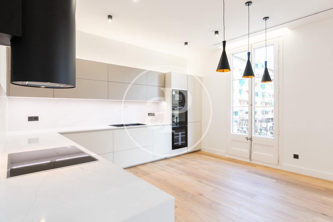 Leilighet til salgs i Barcelona by - € 1 100 000 (Ref: 8900384)