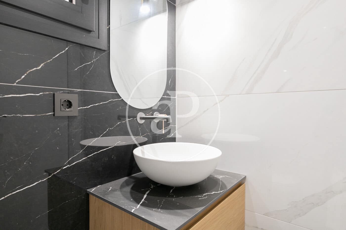 Leilighet til salgs i Barcelona by - € 1 100 000 (Ref: 8900384)