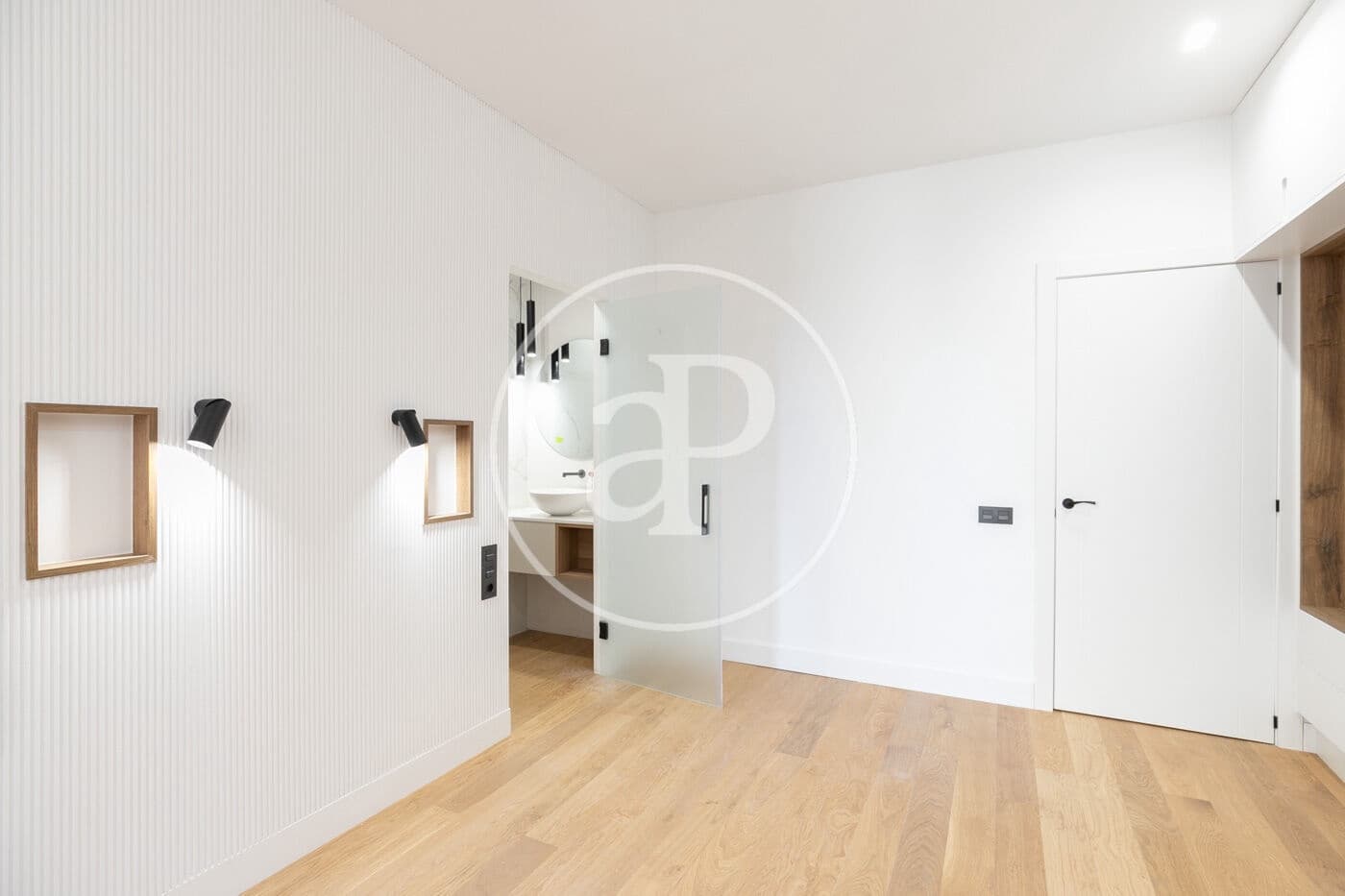 Leilighet til salgs i Barcelona by - € 1 100 000 (Ref: 8900384)